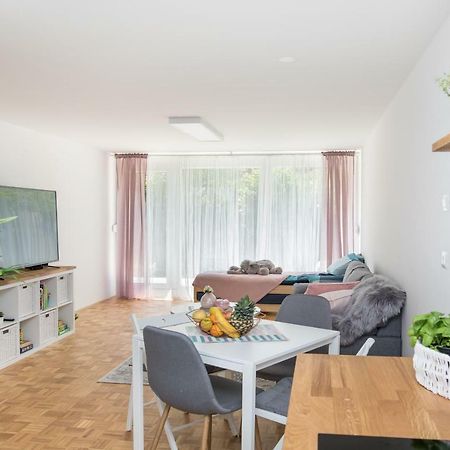 Family Apartment With Garden Ljubljana Ngoại thất bức ảnh