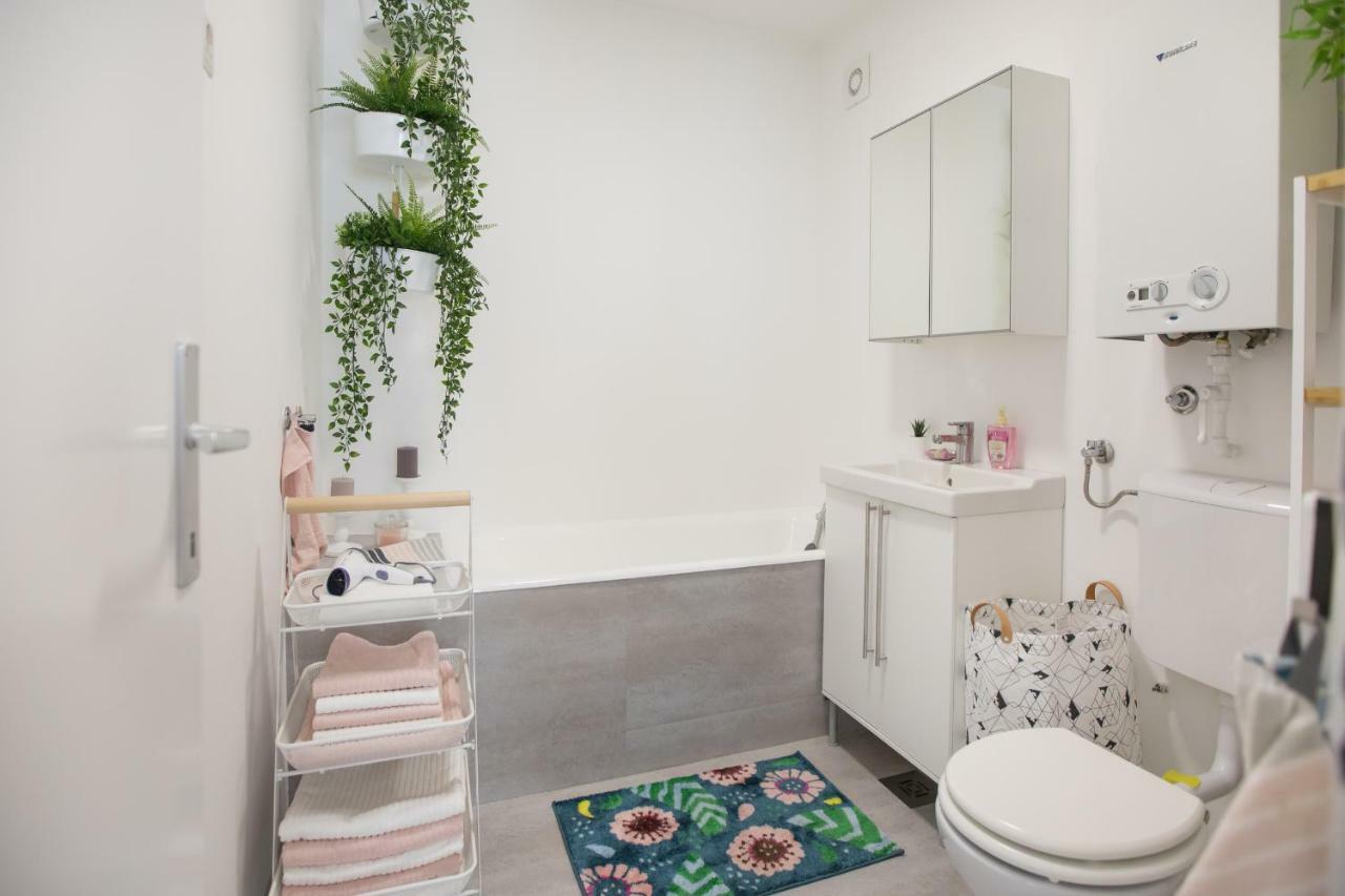 Family Apartment With Garden Ljubljana Ngoại thất bức ảnh